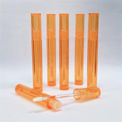 China Tubo plástico Mini Lip Gloss Containers Bulk del lustre del labio de la etiqueta de encargo en venta