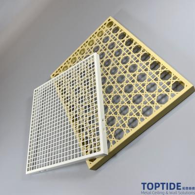 Chine Laser découpant les matériaux de décoration de construction acoustiques décoratifs de creusage en aluminium de panneau de plafond à vendre