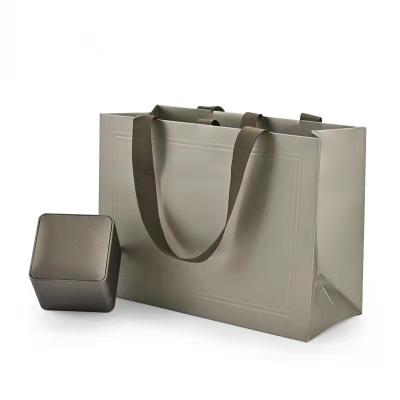 China Mini bolsas de papel impresas personalizadas para el embalaje de ropa y joyas en venta