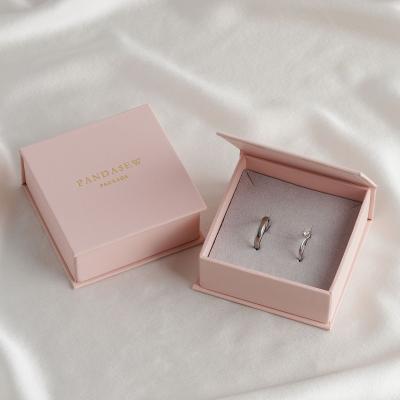 Chine Magnétique bijoux boîte d'emballage rigide de luxe avec logo à chaud à vendre