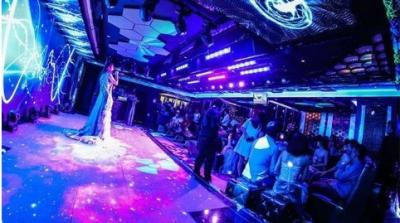 中国 コンサート ライト導かれたダンス・フロアのパネルNovastar 14bits 264V 販売のため