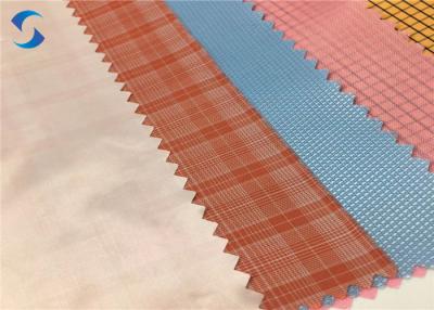 Китай подкладка рулона ткани тафты полиэстера 330t 52gsm продается