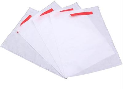 China 17gsm 30gsm Apple Protection Bags , Weatherproof Protective Bags For Fruit Trees for sale