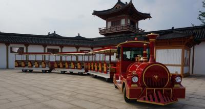 China Electric Trackless Sightseeing Amusement Park Train Two Carriages 42 Seats for sale