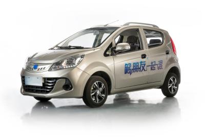 China 4 ruedas conducen el mini coche eléctrico de la ciudad del cuerpo blanco con 2 asientos buenos subiendo capacidad en venta