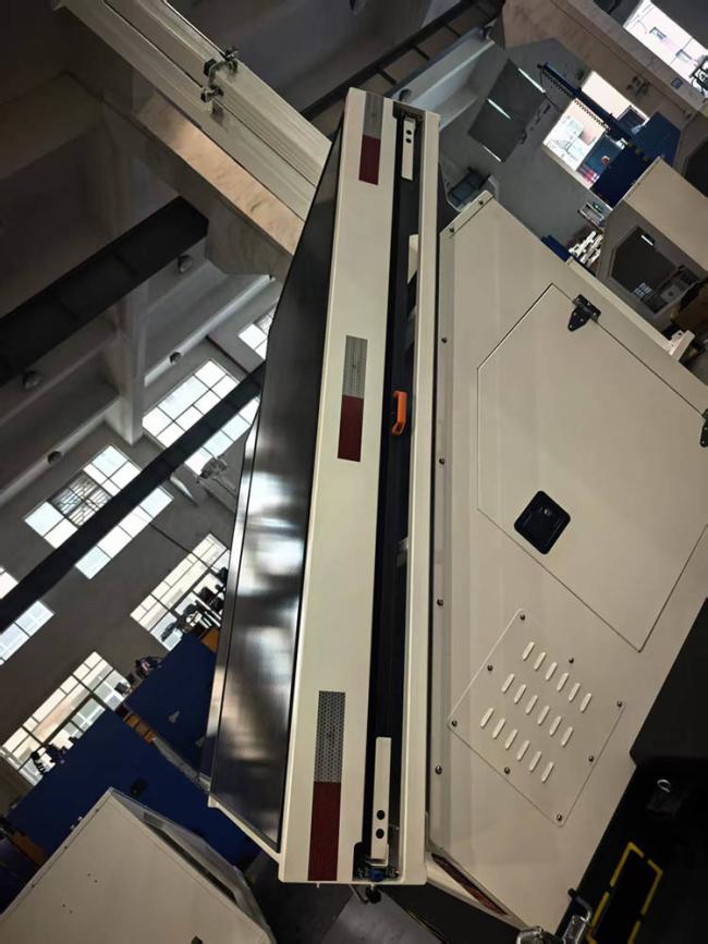 Large Solar Camera Trailer 3 Solar Panels Security Trailer With Built-in Cable Mast For Industrial Park Monitoring