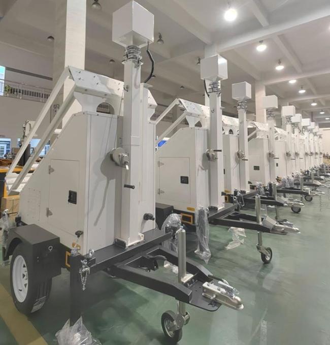 Large Solar Camera Trailer 3 Solar Panels Security Trailer With Built-in Cable Mast For Industrial Park Monitoring