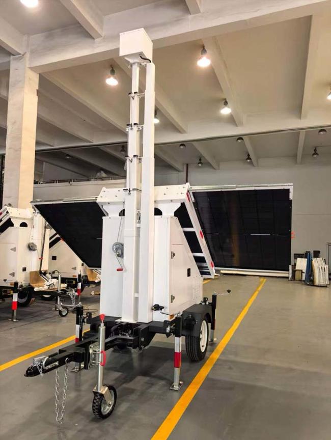 Large Solar Camera Trailer 3 Solar Panels Security Trailer With Built-in Cable Mast For Industrial Park Monitoring