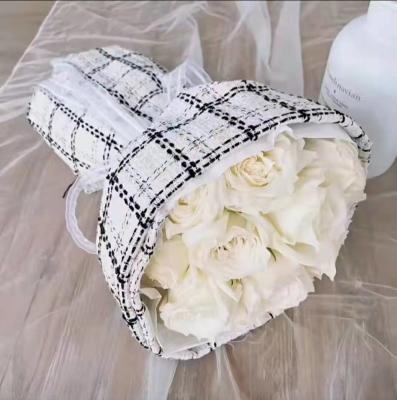 China Luxurious Grids Pattern Flower Bouquet Wrapping Paper Fabric 150cmx50cm Florist Packing Fabric for sale