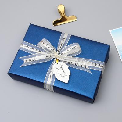 Chine Petit pain de papier coloré par plaine iridescente 120gsm d'enveloppe de cadeau de perle écologique à vendre