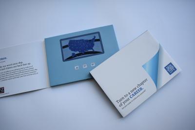 China Los folletos video maketing 2018 de la pantalla del lcd del estilo del libro de la publicidad del seguro empapelan la tarjeta de libro video material 5inch en venta