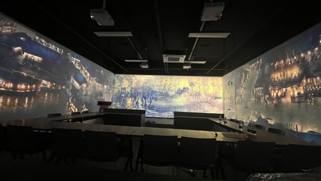 Projection effect demonstration 3