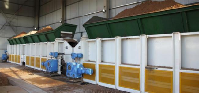 Chain plate box feeder in brick production process