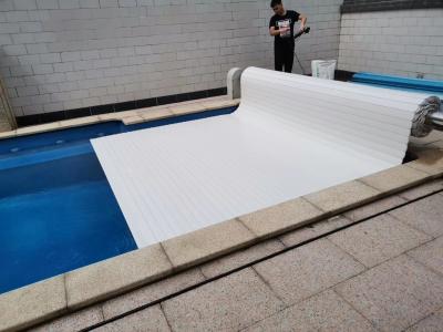 Chine Couverture automatique de piscine de 8X4M à vendre