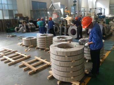 China GB del estruendo 2R del final 316L de las tiras de metal de rollo de acero inoxidable ASTM JIS de la tira en venta