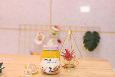 China Leak-proof Screw-on Lid Milk Tea Bottles for Medium-Sized Drinks Beverages Modern Design for sale