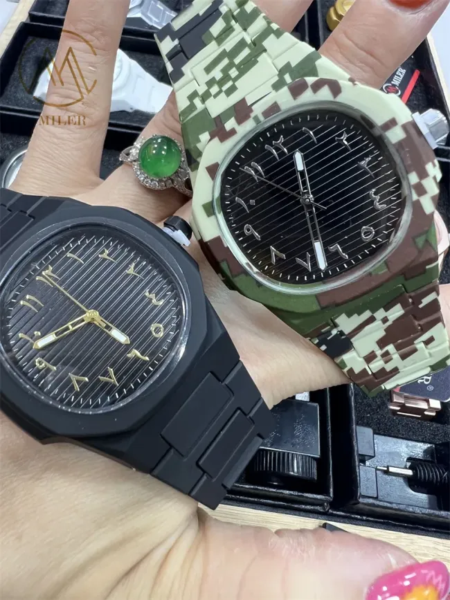 Wholesale Custom Logo Creative Design Durable Denim Quartz Wrist Watch with Secure Hook Buckle