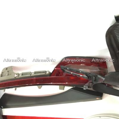 China máquina ultrasónica de la soldadura por puntos 30Khz para el parachoques delantero y el parachoques trasero en venta