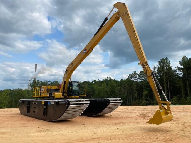 Amphibious excavator side view
