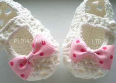 China Creme Crochet Baby Shoes Hollow Out With Lace Bowknot , Knitted Baby Girl Shoes for sale