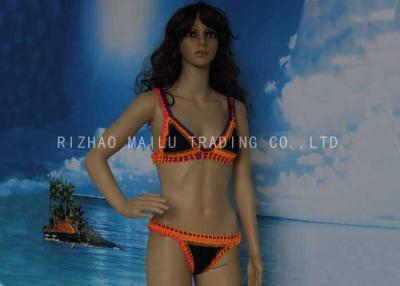 China Traje de baño de la naranja y del ganchillo del negro bikini con tirante y espalda descubierta del ganchillo de 2 pedazos para muchachas más jovenes en venta