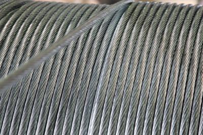 中国 高力電流を通された鋼鉄頭上式のグラウンド ワイヤーの繊維1000のMpa1650 Mpa 販売のため