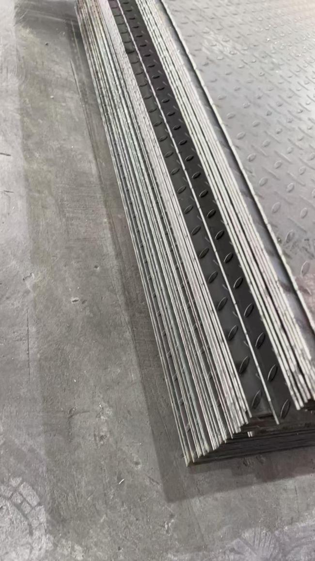 Custom cut to length chequered steel plate