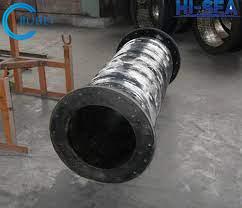China Negro de goma de la succión del tubo de la manguera del agua acanalada flexible en venta