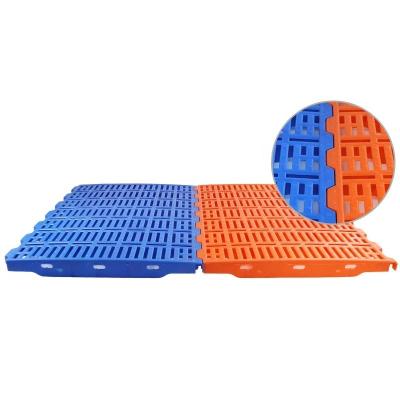 China High Load Capacity Slat Plastic Flooring For Pig Goat Sheep Poultry for sale