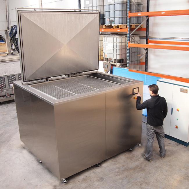 Cleaning All Type Marine Diesel Engines Industrial Ultrasonic Cleaner 300 L / 500 L