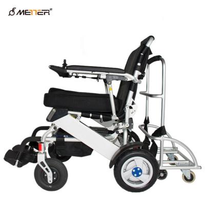China Cadeira de rodas elétrica leve dobrável de carregamento de 5h com bateria de lítio à venda