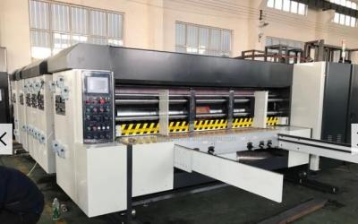 China Impressão de cores da caixa dois da caixa que entalha a máquina cortando 150pcs/Min automático à venda