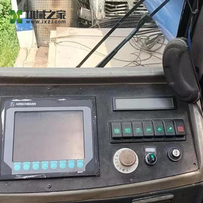 Zoomlion QY130V633 Truck Crane operational view at worksite