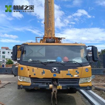Chine Grue montée sur camion QAY220 XCMG QAY220 grue utilisée par 220 tonnes 81m à vendre