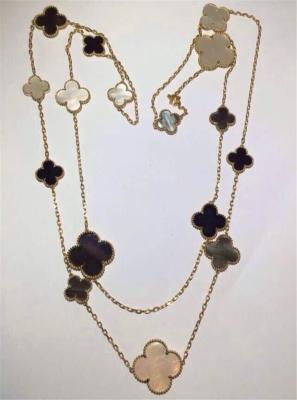 中国 16のモチーフ18kヴァンCleefおよびArpels魔法のアルハンブラの長いネックレスの白い灰色の真珠色のオニックス 販売のため