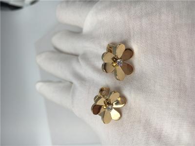 China Los pendientes únicos del oro del diamante 18K del lustre con el pétalo en forma de corazón diseñan en venta