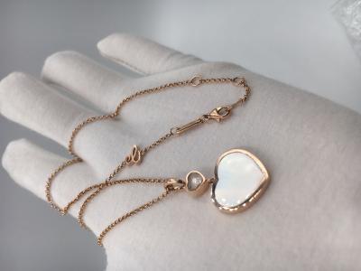 China Collar nacarado del oro 18K del diamante con los corazones felices de Chopard pendientes en venta