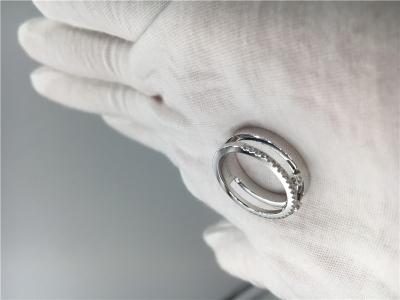 中国 実質18Kホワイト ゴールドのパリの宝石類3の結婚式のための移動ダイヤモンド指輪 販売のため