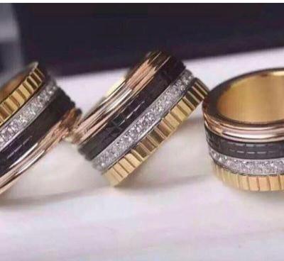 China Mulheres cerâmicas pretas do ouro dos anéis 18K da joia do ouro com o diamante natural do SI H à venda
