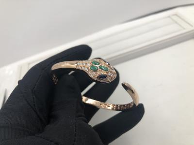 Chine Les bracelets de luxe de charme de Snakewomens de bijoux ont adapté l'or aux besoins du client rose de 18 Kt avec des diamants à vendre