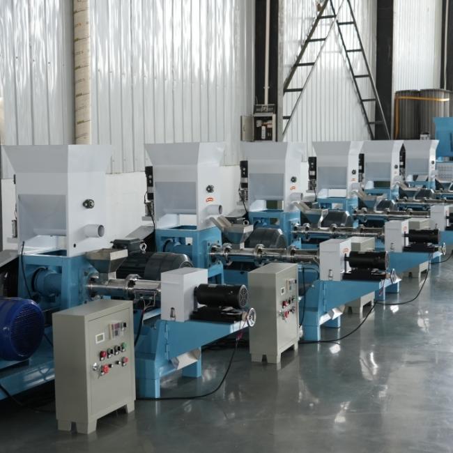 Floating Fish Feed Mill Pellet Extruder Making Machine