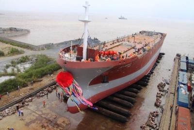 中国 船の進水の浮遊海洋のエアバッグの天然ゴムのローラーは1.5m*15mを袋に入れる 販売のため
