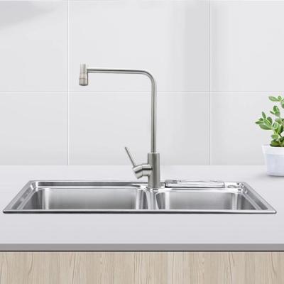 中国 304 Stainless Steel Kitchen Sink Faucet Silvery Long Neck Water Kitchen Tap 販売のため