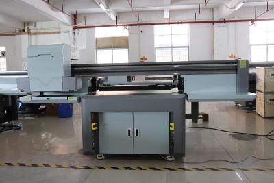 China Máquina de impresión industrial impermeable con piso plano Equipo de impresión UV en venta