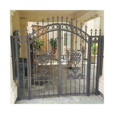 China All Kinds Ornamental Metal Forged Wrought Iron Wire Baskets Grill Gate en venta