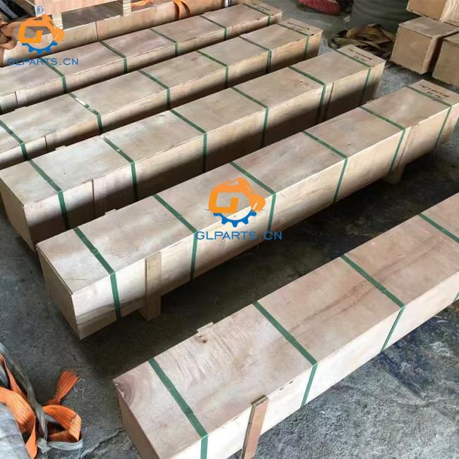Detailed view of hydraulic cylinder construction