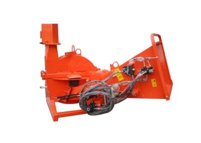 China 95kgs Weight Flywheel Tractor Wood Chipper With Hydraulic Feeding System for sale