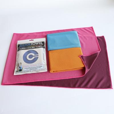 China Pequeña toalla sudada ligera del color sólido para el enfriamiento del gimnasio en venta