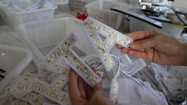 CNC engraving machine processing channel letters