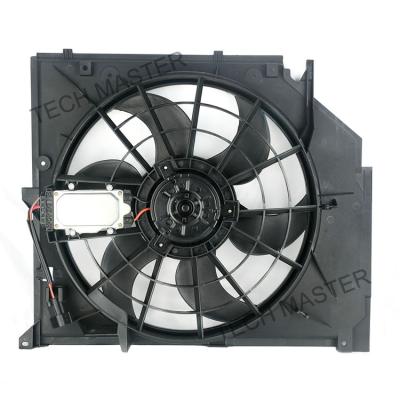 Китай Собрание охлаждающего вентилятора 17117561757 радиатора двигателя 323xi BMW E46 323i 325i 328i 330i оптовой цены (Ci) 17117525508 продается